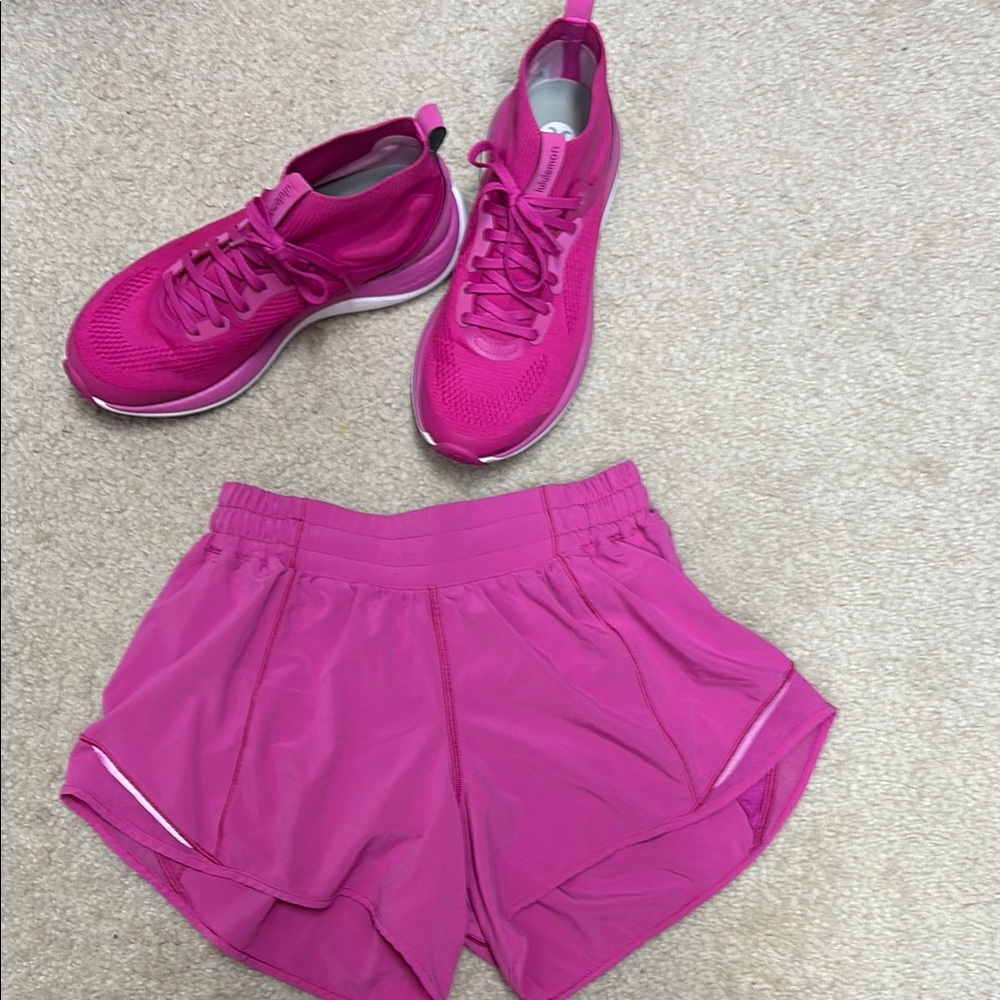 💗Lululemon Sonic Pink Bundle- size 6 Hotty hot 2.5 and 8.5 chargefeel mid shoes💓